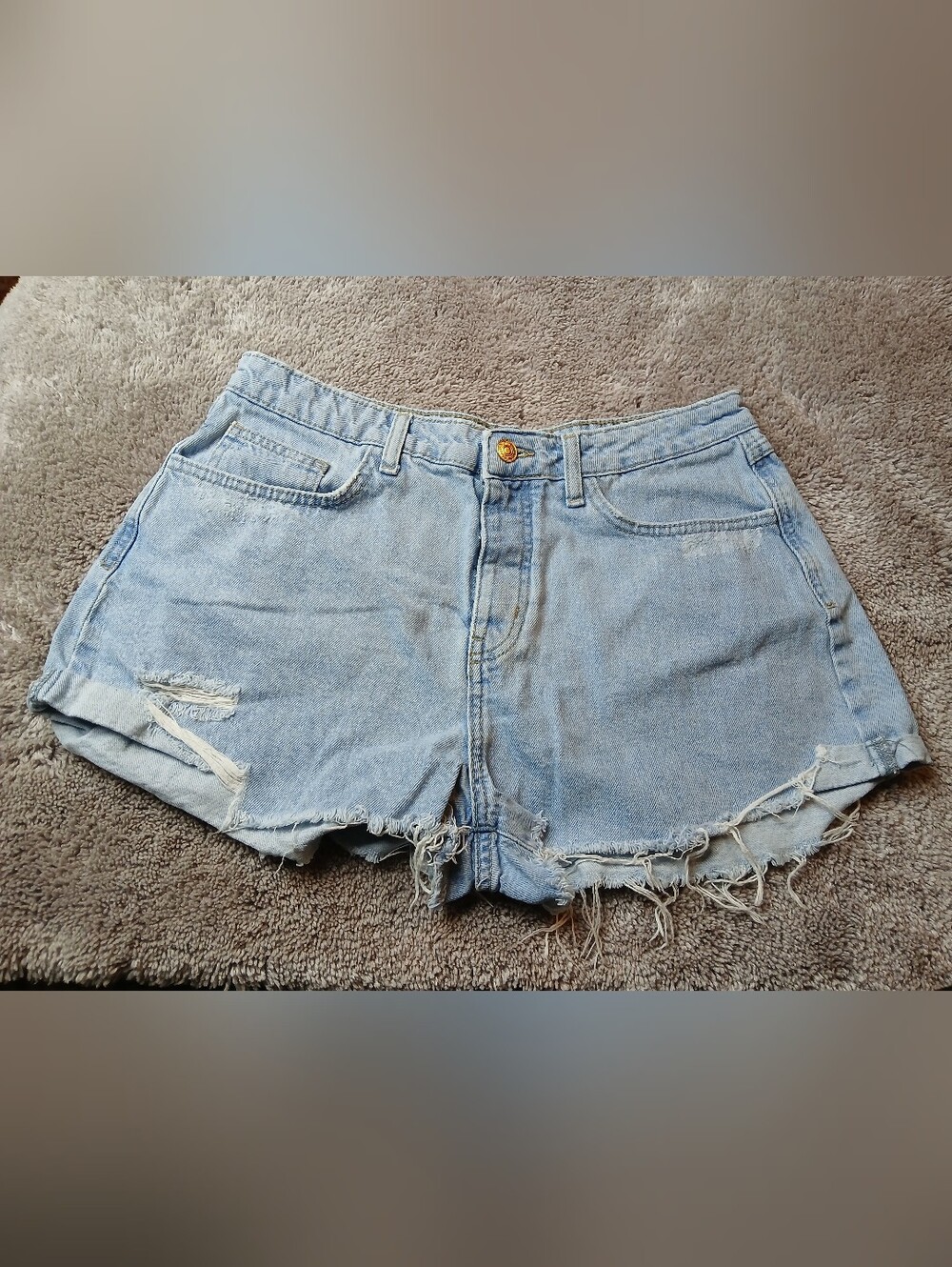 Forever 21 Premium Denim Distressed Cut Off Shorts Women's Size 31 Light Wash